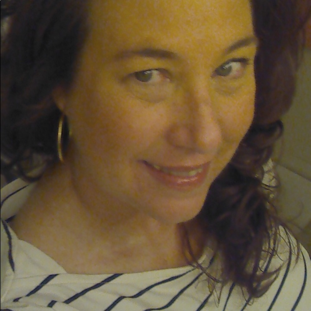 Meet your Posher, Carrie